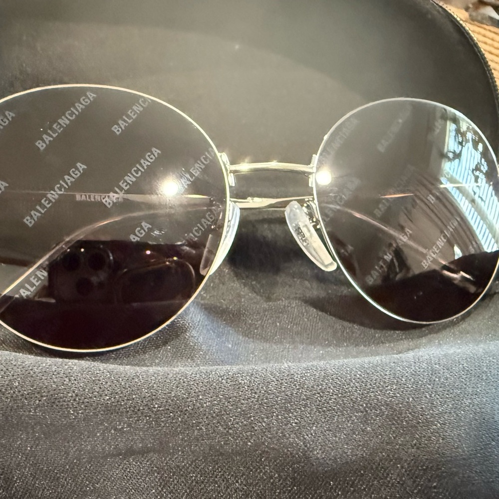 NEW BALENCIAGA Logo Silver Unisex Sunglasses. Brand New! Generic Case.